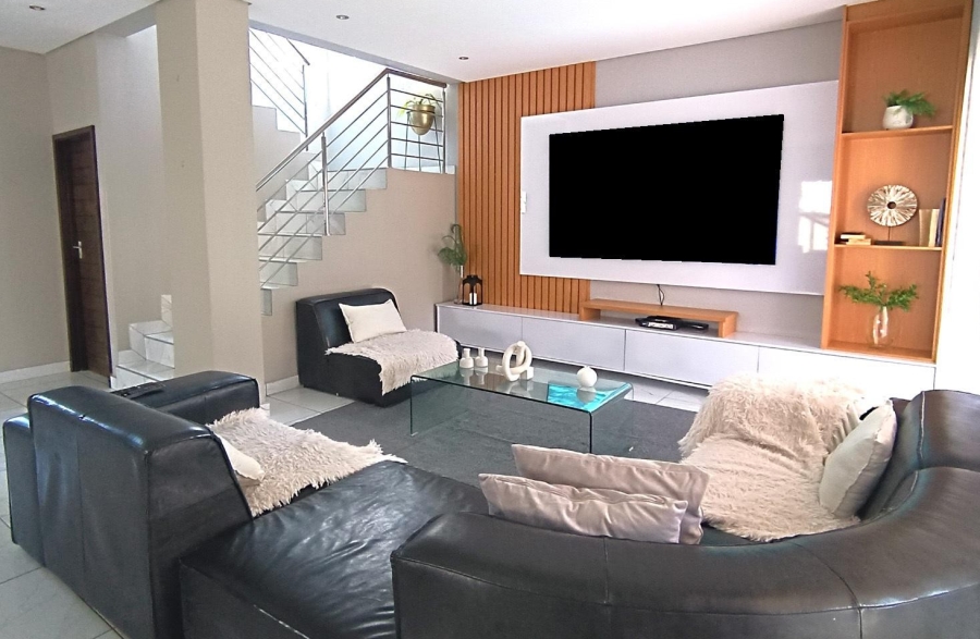 4 Bedroom Property for Sale in Parklands North Western Cape